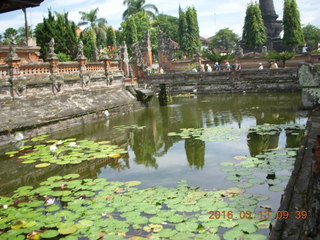 64 99d. Indonesia - Bali - temple at Klungkung - the moat
