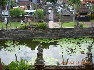 107 99d. Indonesia - Bali - temple at Klungkung - moat