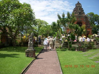 133 99d. Indonesia - Bali - temple at Klungkung