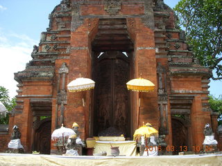 142 99d. Indonesia - Bali - temple at Klungkung