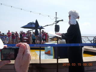 11 99f. Volendam - King Neptune visit - judge