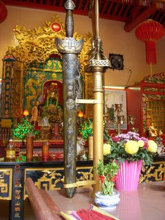 55 99g. Malaysia - Kuala Lumpur food tour - Chinese temple