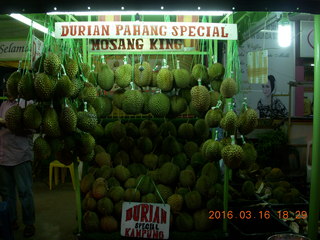143 99g. Malaysia - Kuala Lumpur food tour - durian