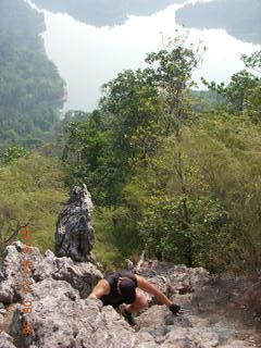40 99h. Malaysia - Kuala Lumpur - Exciting Mountain Hike + Adam climbing