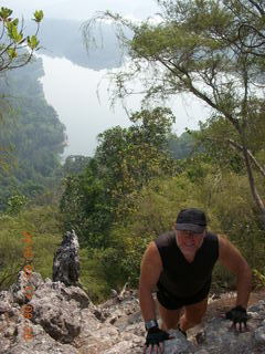 43 99h. Malaysia - Kuala Lumpur - Exciting Mountain Hike + Adam climbing