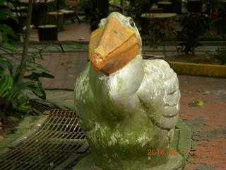 132 99h. Malaysia - Kuala Lumpur - KL Bird Park trash can