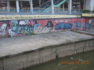 35 99j. Malaysia, Kuala Lumpur, Geo Hotel run - canal graffiti
