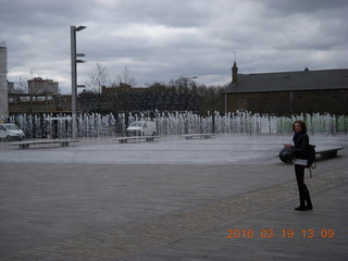 23 99k. London - outside with Malavika - fountains