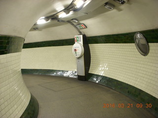 20 99m. London Underground (tube)