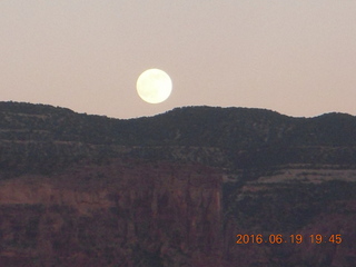 422 9ck. Gateway Canyon Resort - moonrise