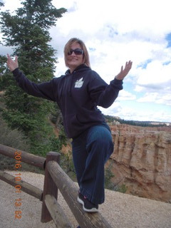 Bryce Canyon - Queens Garden hike - chipmonk