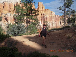 2986 9g1. Bryce Canyon - Fairyland hike - Adam