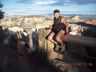 Bryce Canyon - Fairyland sunset - Adam sitting