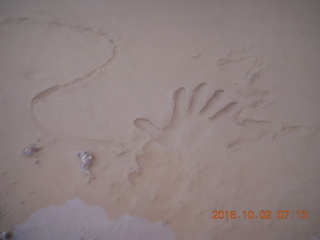 Bryce Canyon - Bryce Point hike - hand print in puddle