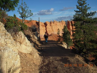 2998 9g2. Bryce Canyon - Bryce Point hike - Adam