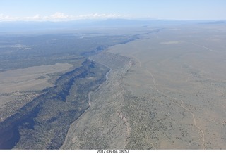 319 9q4. aerial - Colorado - canyon