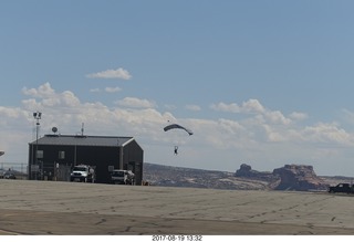 Canyonlands Airport - skydiver