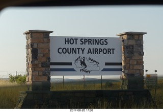 96 9sl. Thermopolis Hot Springs County Airport (HSG) sign