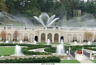 131 9ue. Longwood Gardens - fountains