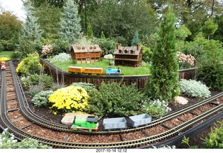 220 9ue. Longwood Gardens - model trains