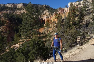 3138 9uv. Bryce Canyon National Park - Fairyland hike + Adam