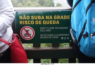 142 a0e. Iguazu Falls - sign