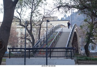 6 a0f. Chile - Santiago park - morning run - bridge
