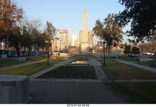 25 a0f. Chile - Santiago park - morning run - obelisk