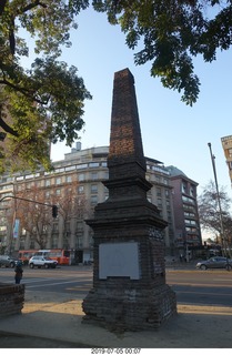Chile - Santiago park - morning run - obelisk