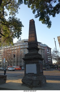 Chile - Santiago park - morning run - obelisk
