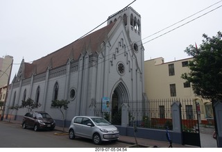 20 a0f. Peru - Lima run - church