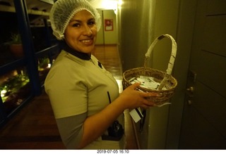 Peru - Aranwa hotel  - chocolates lady
