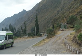 84 a0f. Peru - drive to Aguas Calientes Vistadome Train station