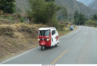 68 a0f. Peru - drive to cusco - three wheeler