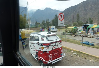 70 a0f. Peru - drive to cusco - three wheeler