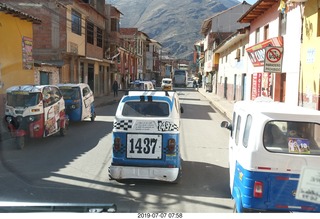 86 a0f. Peru - drive to cusco - three wheeler