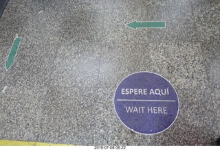 Peru - Cusco - airport - ESPERE AQUI / WAIT HERE