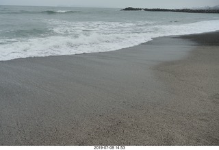219 a0f. Peru - Lima - Pacific Ocean beach
