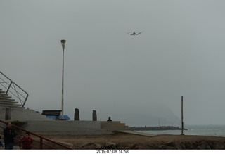 227 a0f. Peru - Lima - Pacific Ocean beach - kite