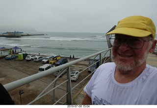 231 a0f. Peru - Lima - Pacific Ocean beach + Adam