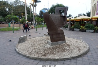 Peru - Lima - morning run  - Umbra sculpture