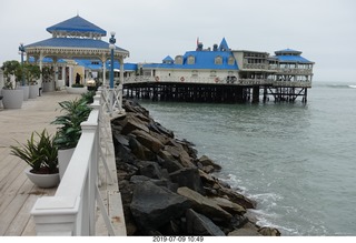 32 a0f. Peru - Lima - beach pier