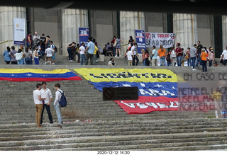 281 a0y. Argentina - Buenos Aires tour - museum protest