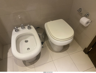 Argentina - Neuquen - hotel bidet and toilet