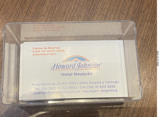 13 a0y. Argentina - Neuquen - Howard Johnsons Hotel Neuquen card