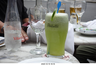 Argentina - Buenos Aires - lunch at Pertulli restaurant - Shane's drink