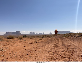 3439 a16. Monument Valley run + Adam