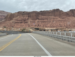 drive to Marble Canyon - power lines