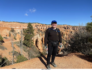 51 a18. Bryce Canyon - Peekaboo hike + Adam