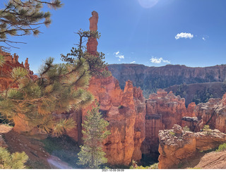 56 a18. Bryce Canyon - Peekaboo hike